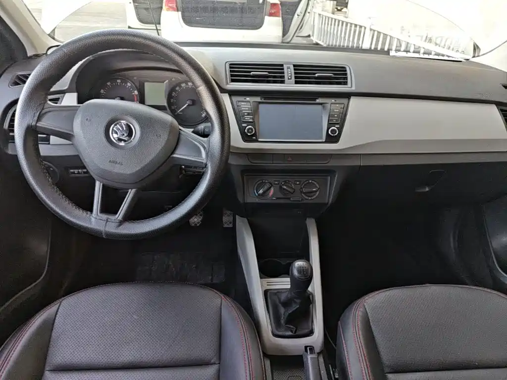 Skoda Fabia — миниатюра 10
