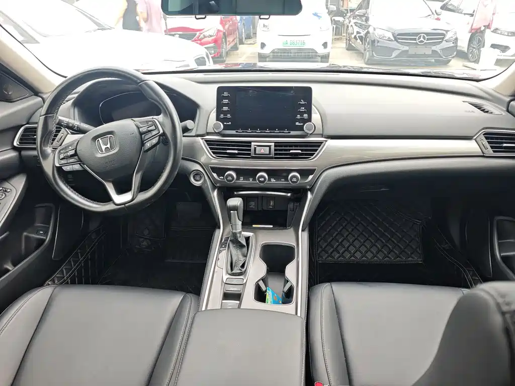 Honda Accord — миниатюра 6