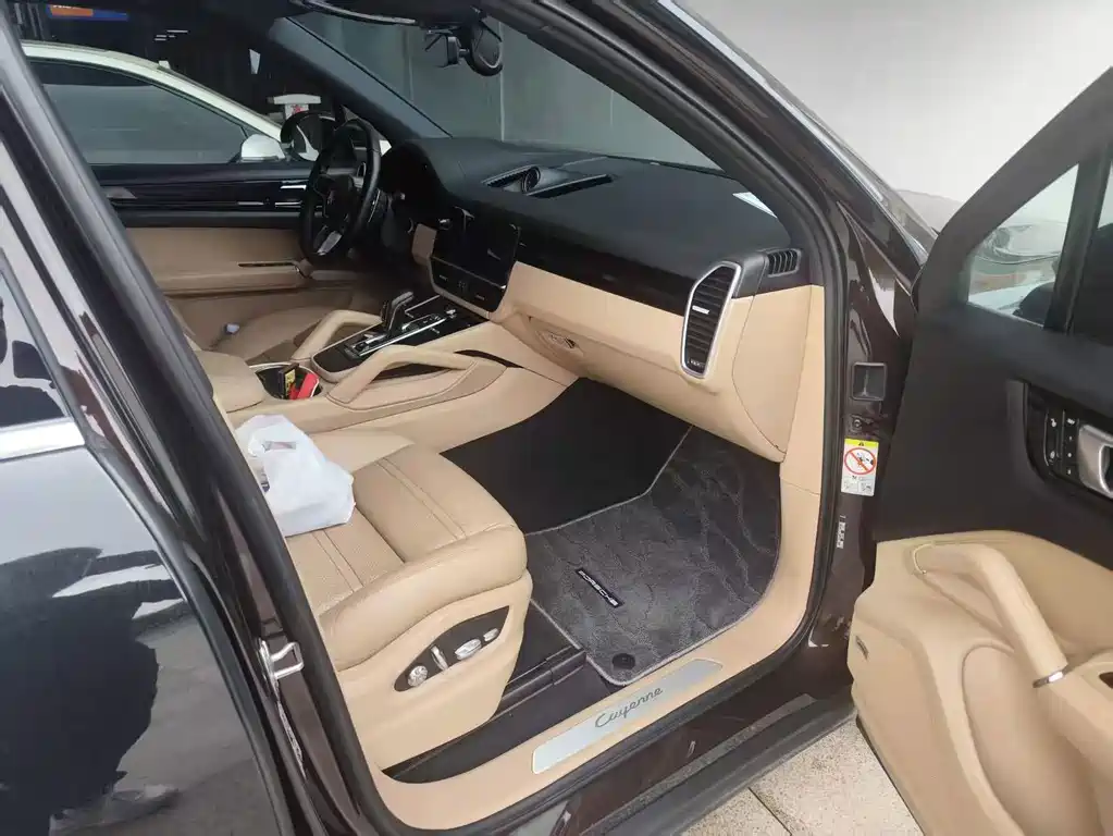 Porsche Cayenne — миниатюра 11