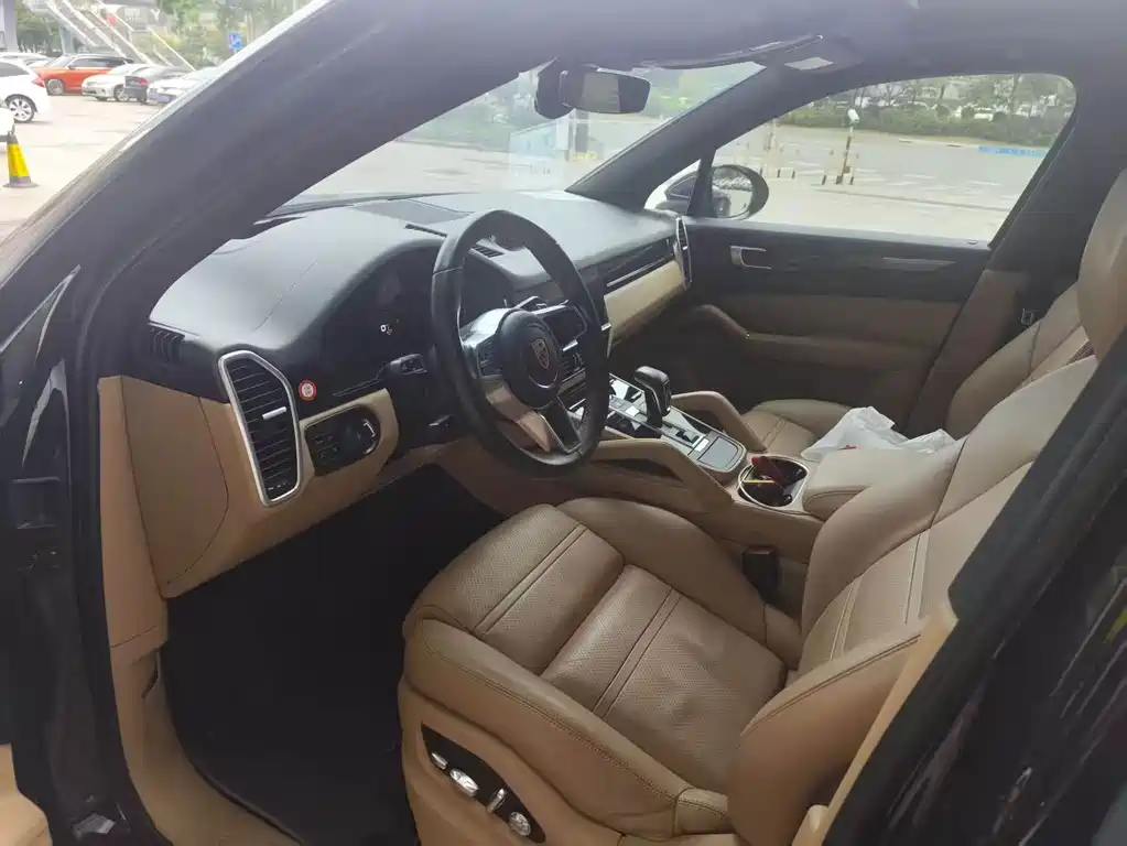 Porsche Cayenne — миниатюра 5