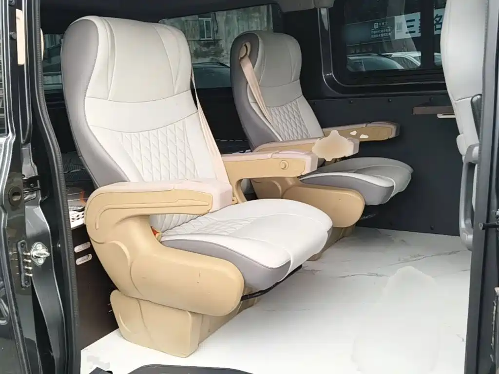 Sinotruk Vangard V — миниатюра 17
