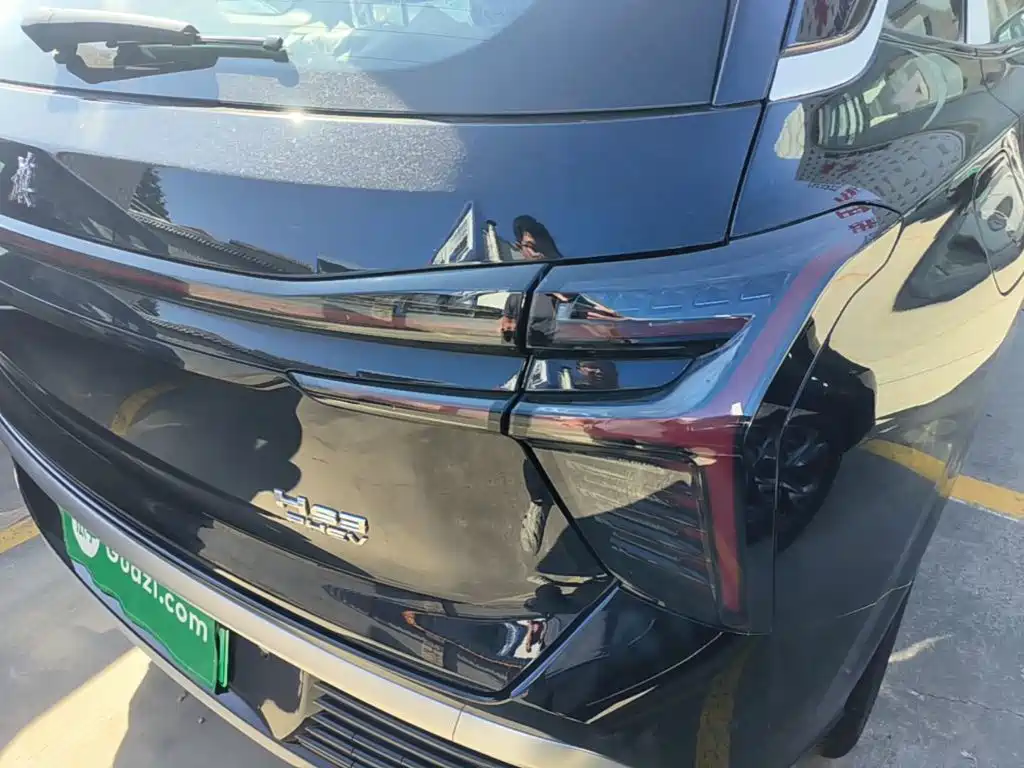 Hongqi Hongqi HS3 PHEV — миниатюра 8