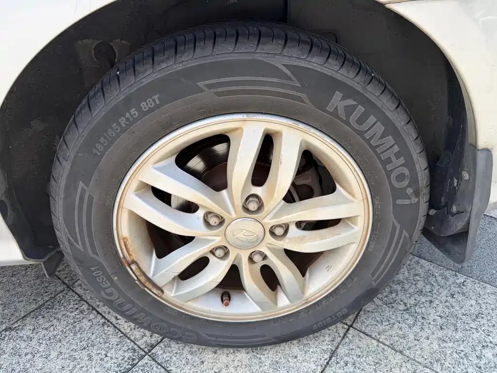 Hyundai Elantra — миниатюра 13
