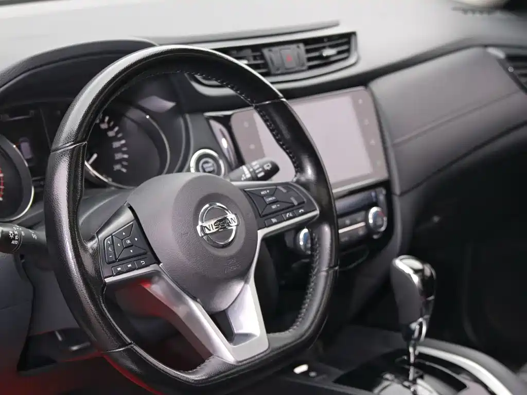 Nissan X-Trail — миниатюра 5