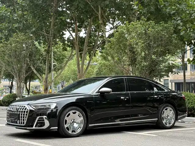 Audi A 8 2018 A 8 L 55 TFSI quattro — фото 1