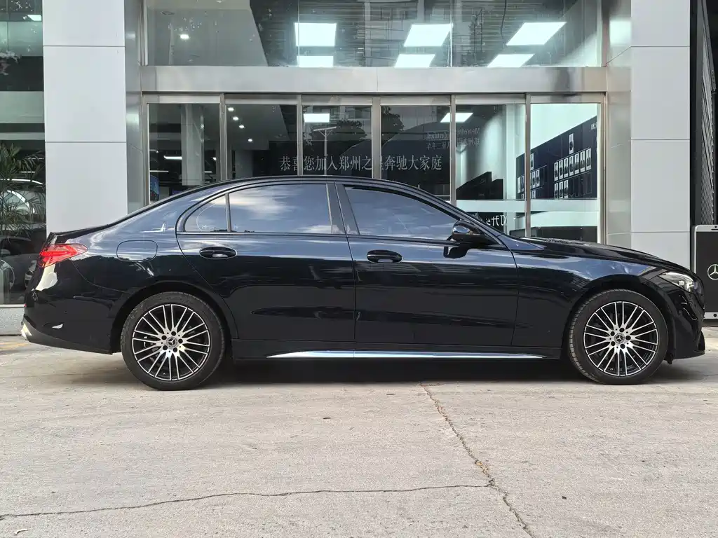 Mercedes-Benz C-Class — миниатюра 4
