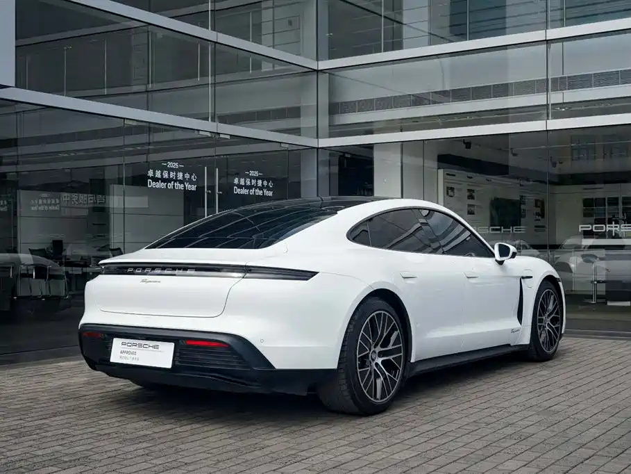 Porsche Taycan 2022 Taycan