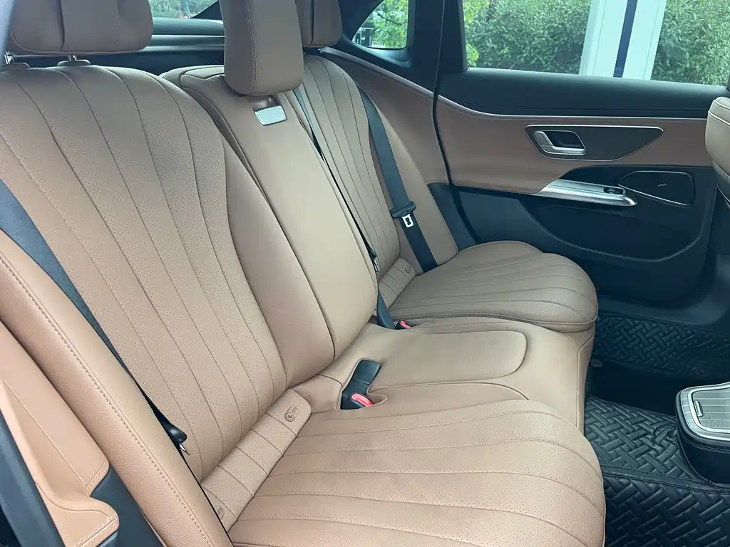 Mercedes-Benz E-Class — миниатюра 15