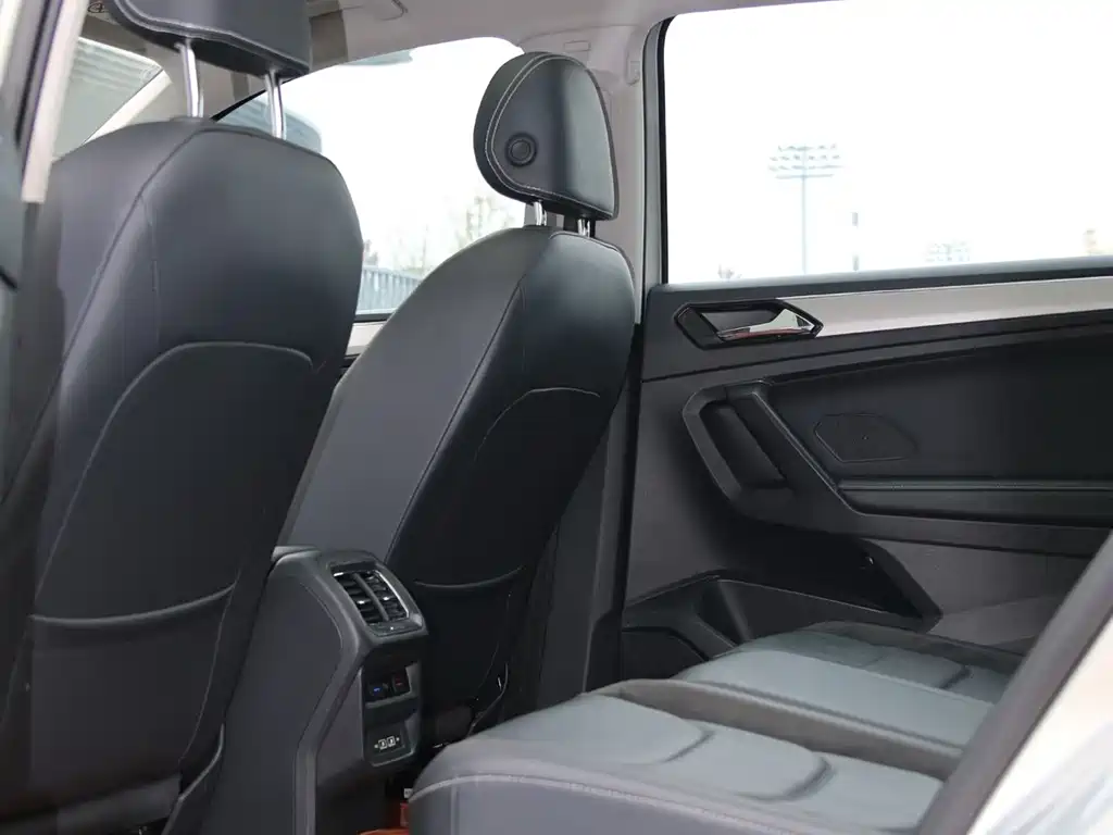 Volkswagen Tiguan L — миниатюра 6