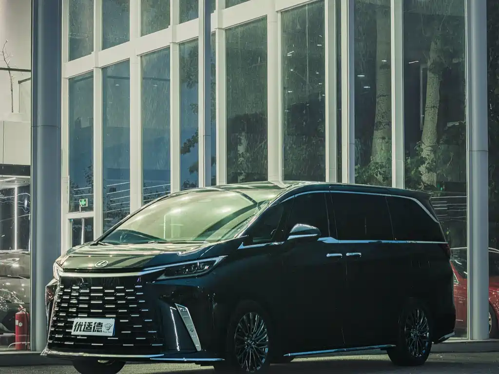 Lexus LM 2024
