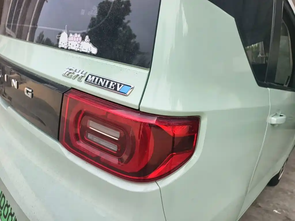 Wuling MINIEV — миниатюра 8