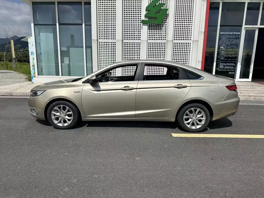 Geely Emgrand GL — миниатюра 5