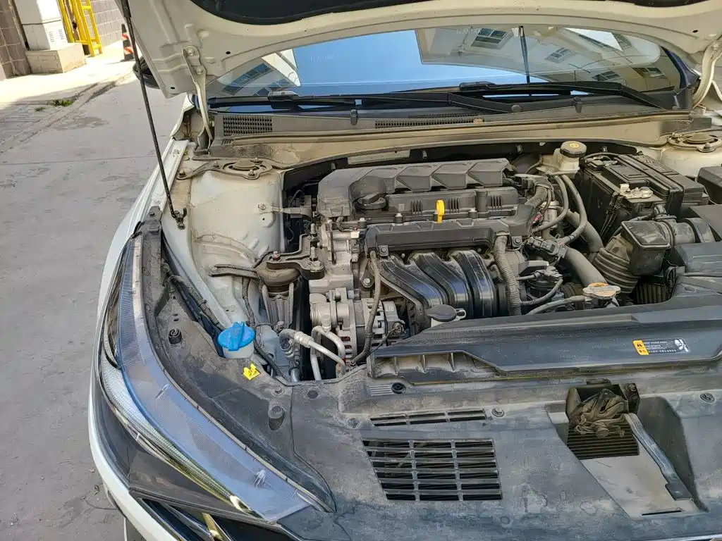 Hyundai Elantra — миниатюра 20