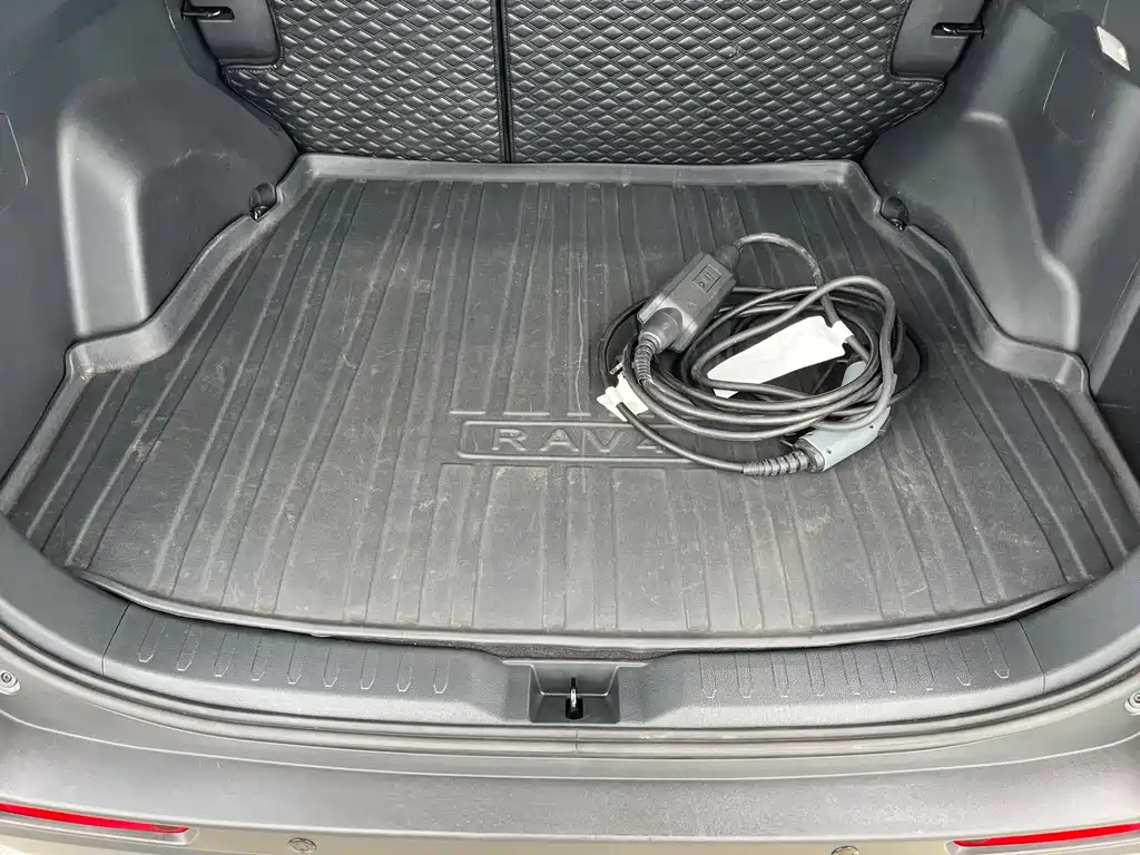 Toyota RAV4 Prime — миниатюра 13
