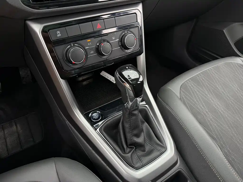 Volkswagen T-Cross — миниатюра 12