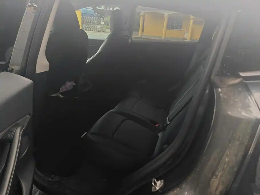 Tesla Model Y — миниатюра 11