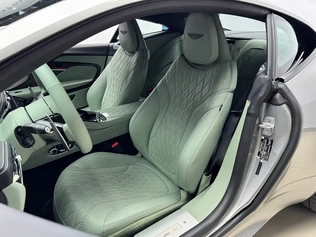 Aston Martin DB12 2023 4.0T V8 Coupe