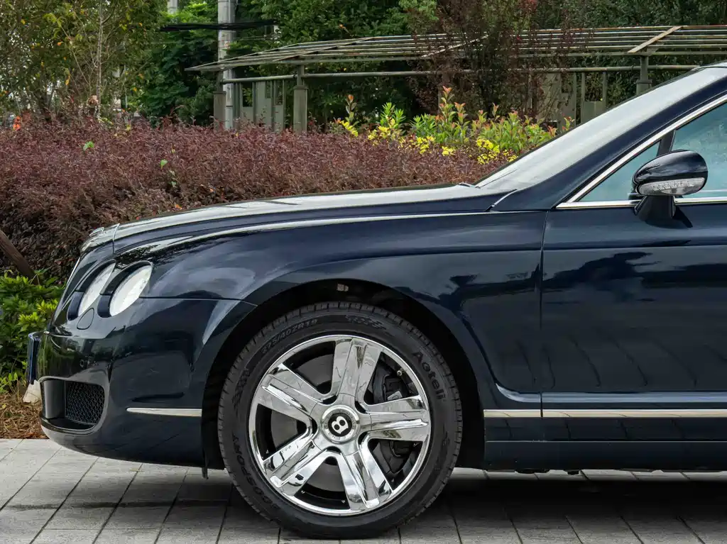 Bentley Flying Spur — миниатюра 6
