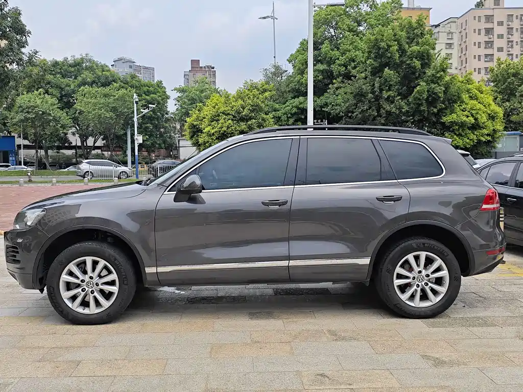 Volkswagen Touareg 2012 R-Line