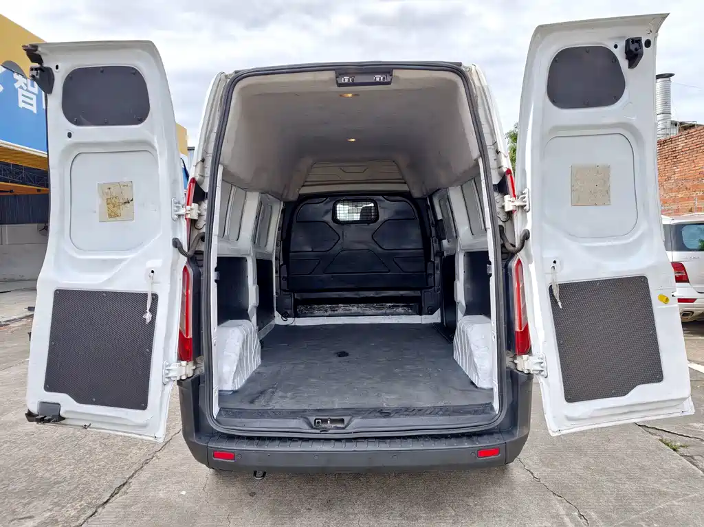 Ford Transit — миниатюра 21