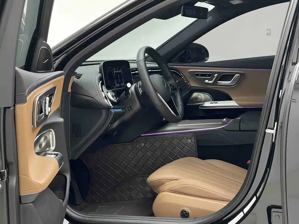 Mercedes-Benz E-Class — миниатюра 12