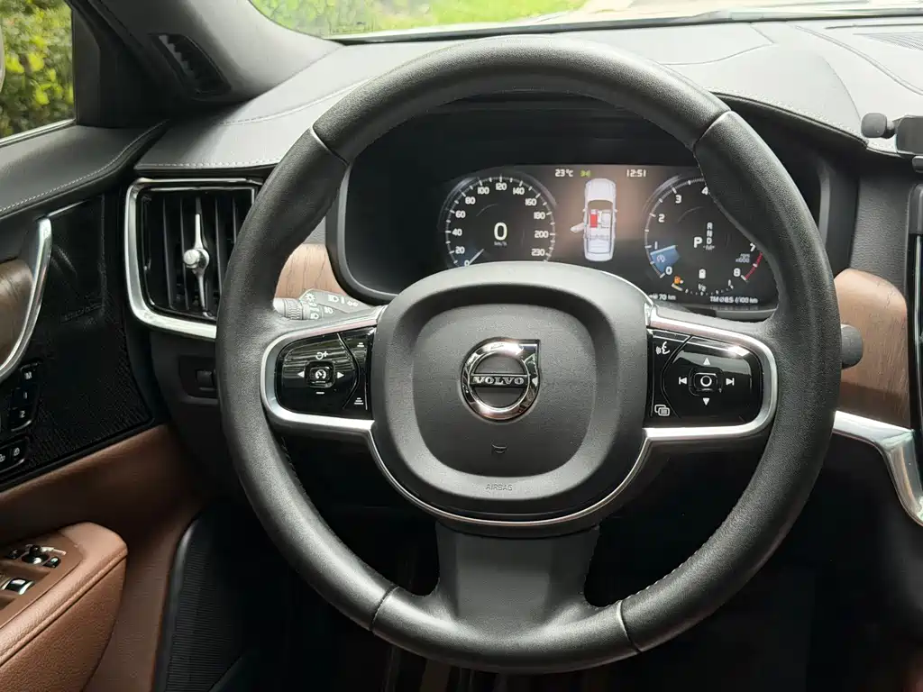 Volvo S90 — миниатюра 14