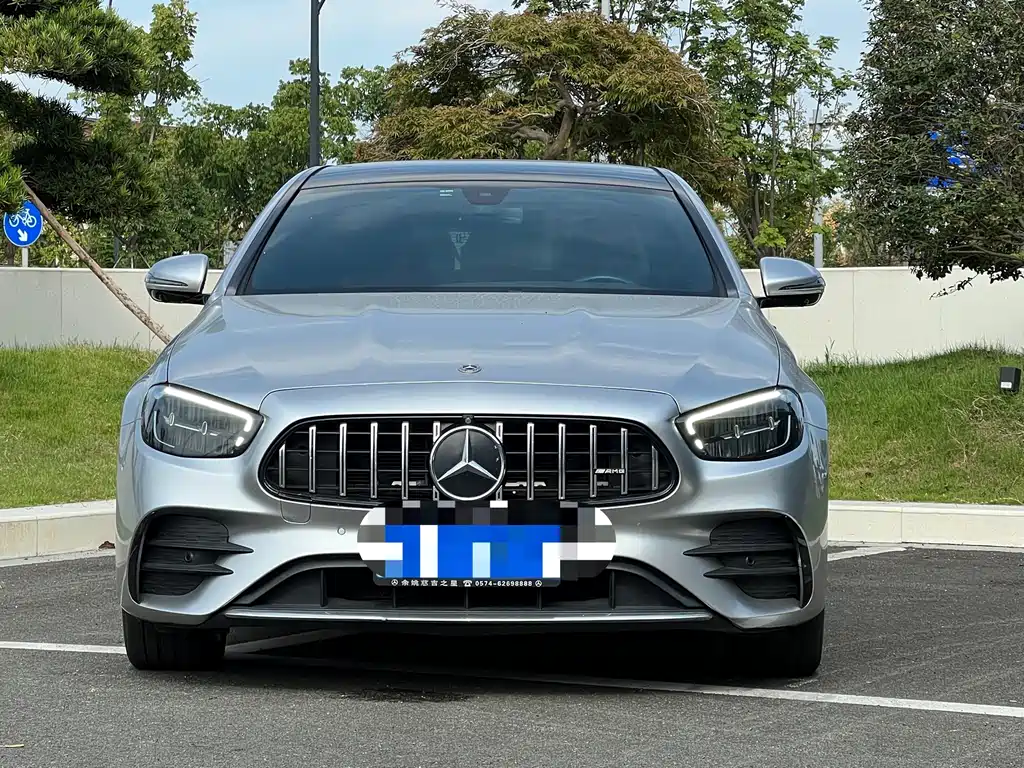 Mercedes-Benz E-Class — миниатюра 2