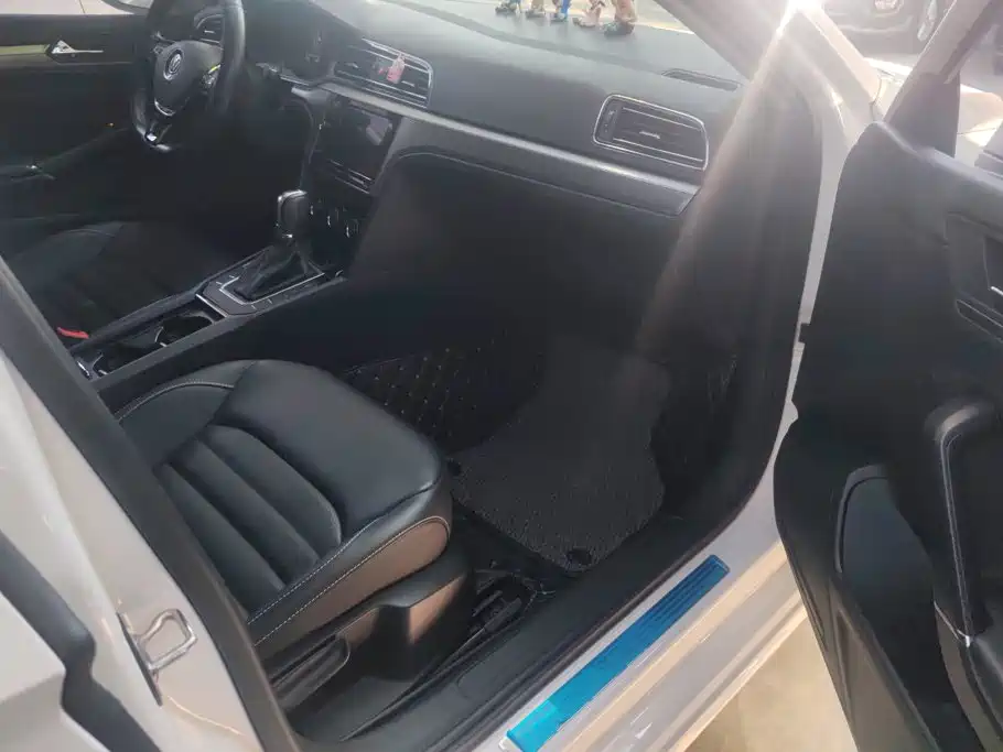 Volkswagen Lamando — миниатюра 8