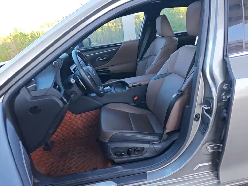 Lexus ES — миниатюра 15
