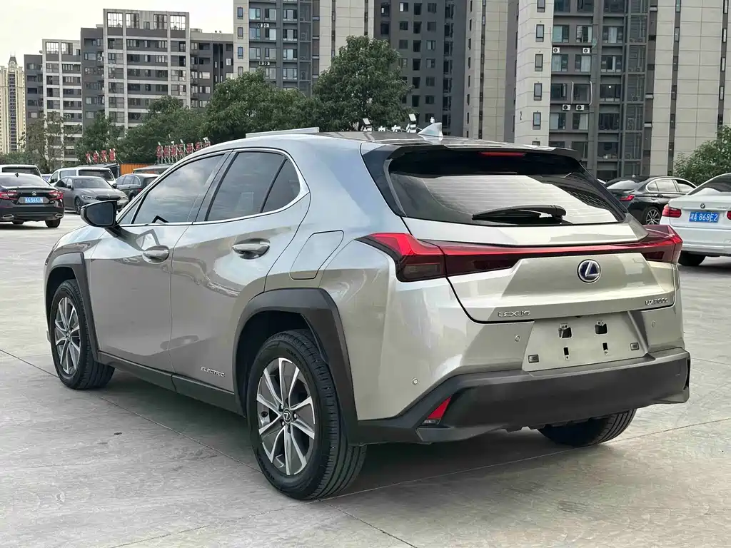 Lexus UX New Energy — миниатюра 4