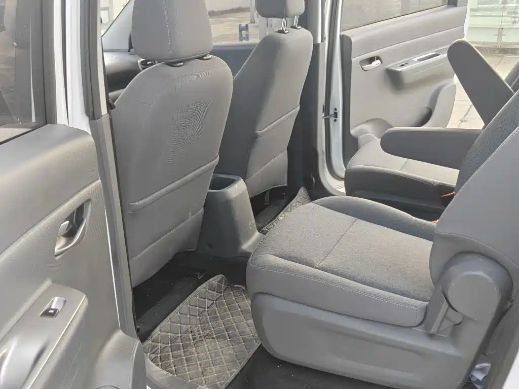 Wuling Hongguang EV — миниатюра 13