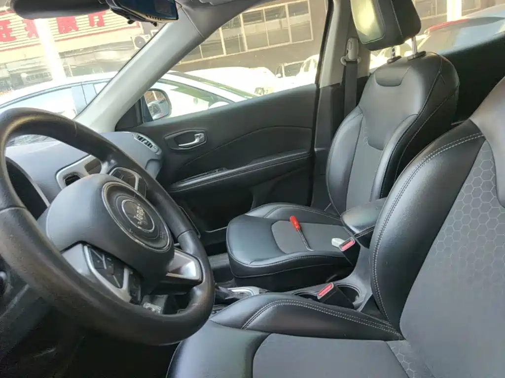 Jeep Compass — миниатюра 15