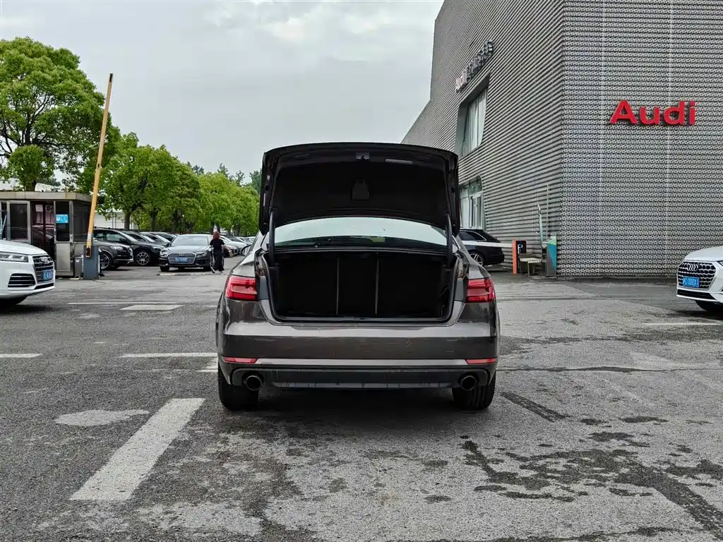 Audi A4L 2017 40 TFSI