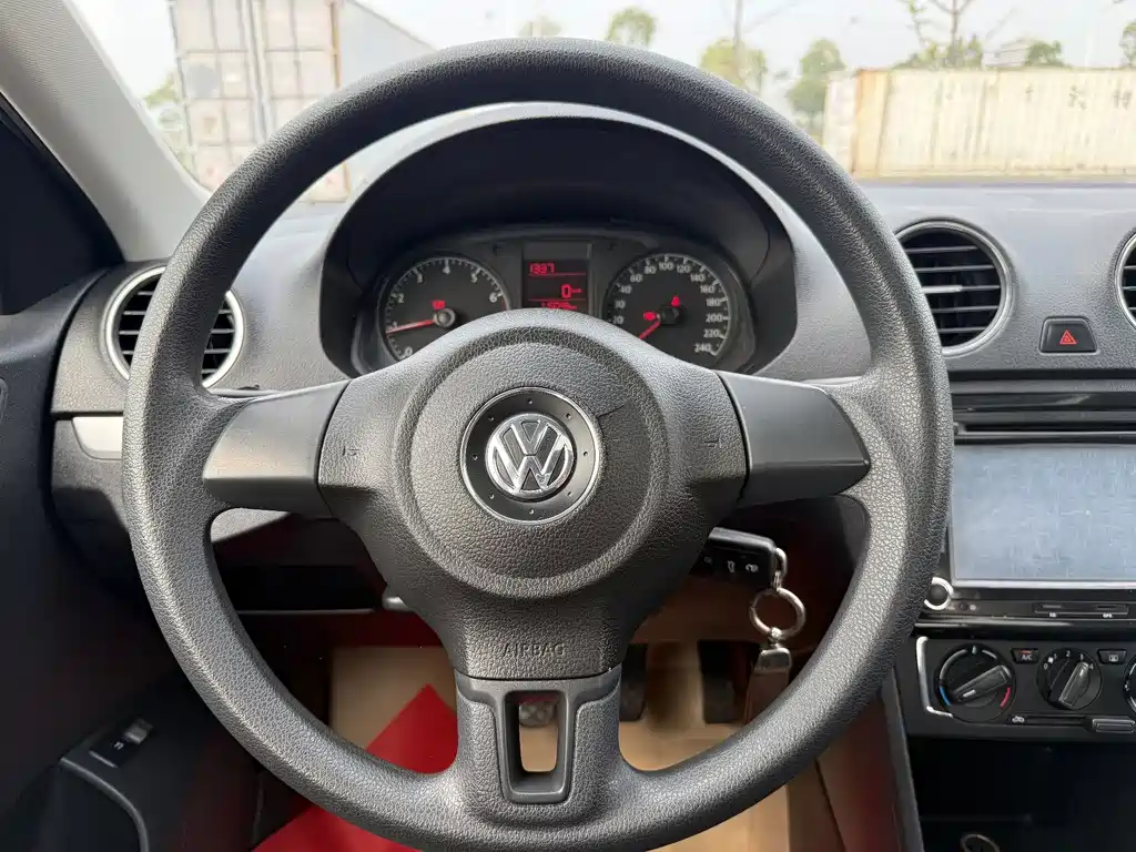 Volkswagen Jetta — миниатюра 8