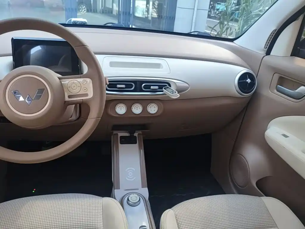 Wuling MINIEV — миниатюра 13