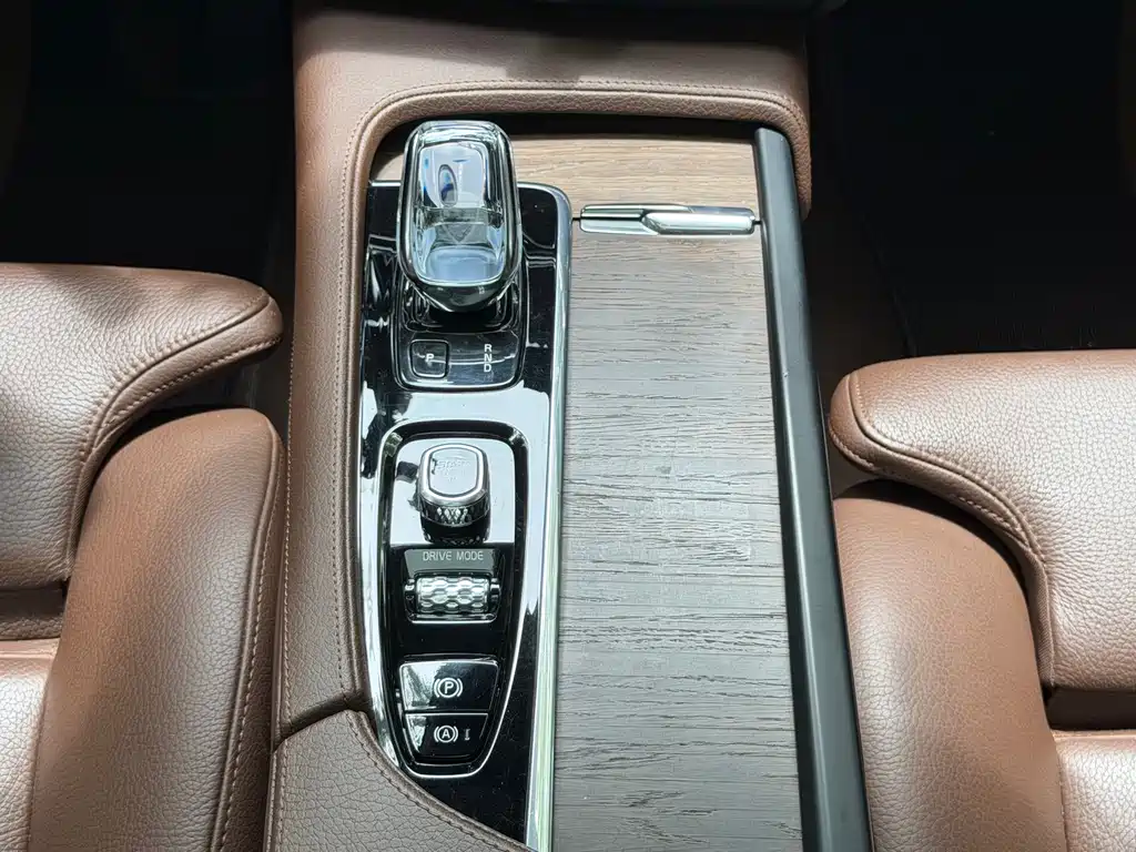 Volvo S90 — миниатюра 16