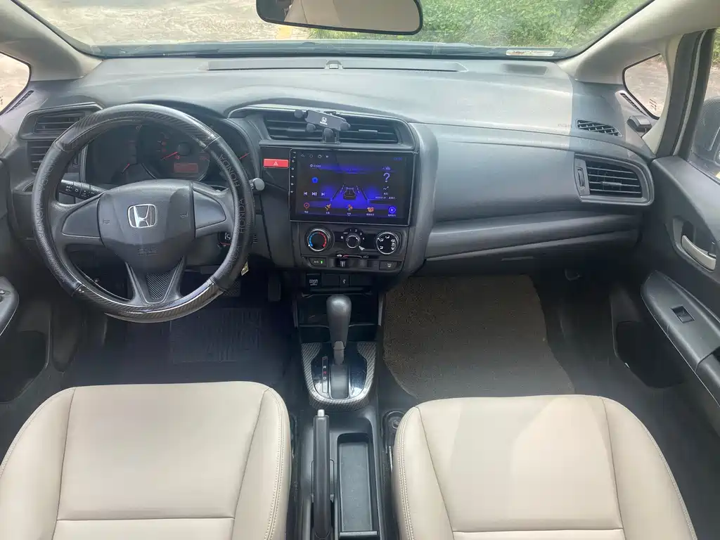 Honda Fit — миниатюра 9