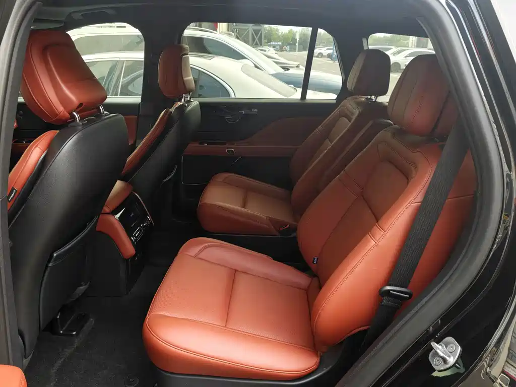 Lincoln Aviator — миниатюра 8