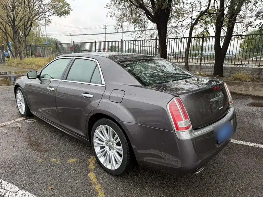 Chrysler 300C — миниатюра 23