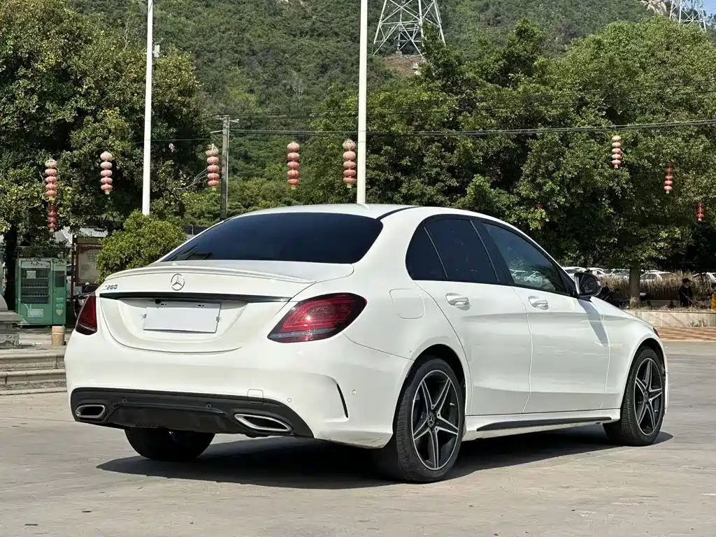 Mercedes-Benz C-Class — миниатюра 7