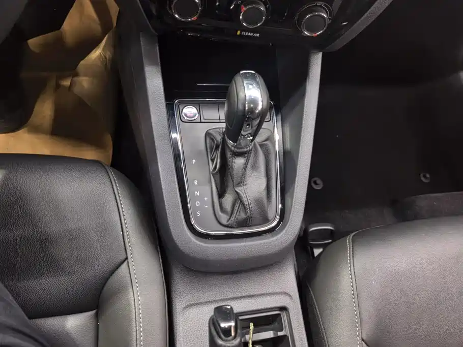 Volkswagen Sagitar — миниатюра 16