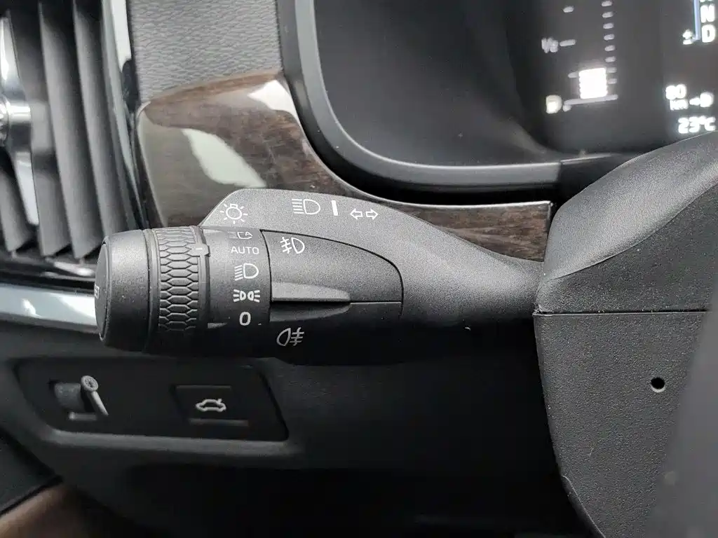 Volvo S90 — миниатюра 21