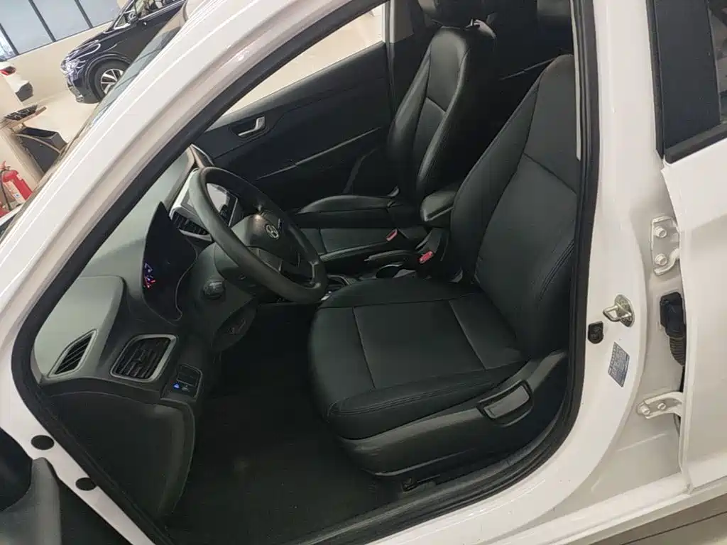 Hyundai Verna — миниатюра 15
