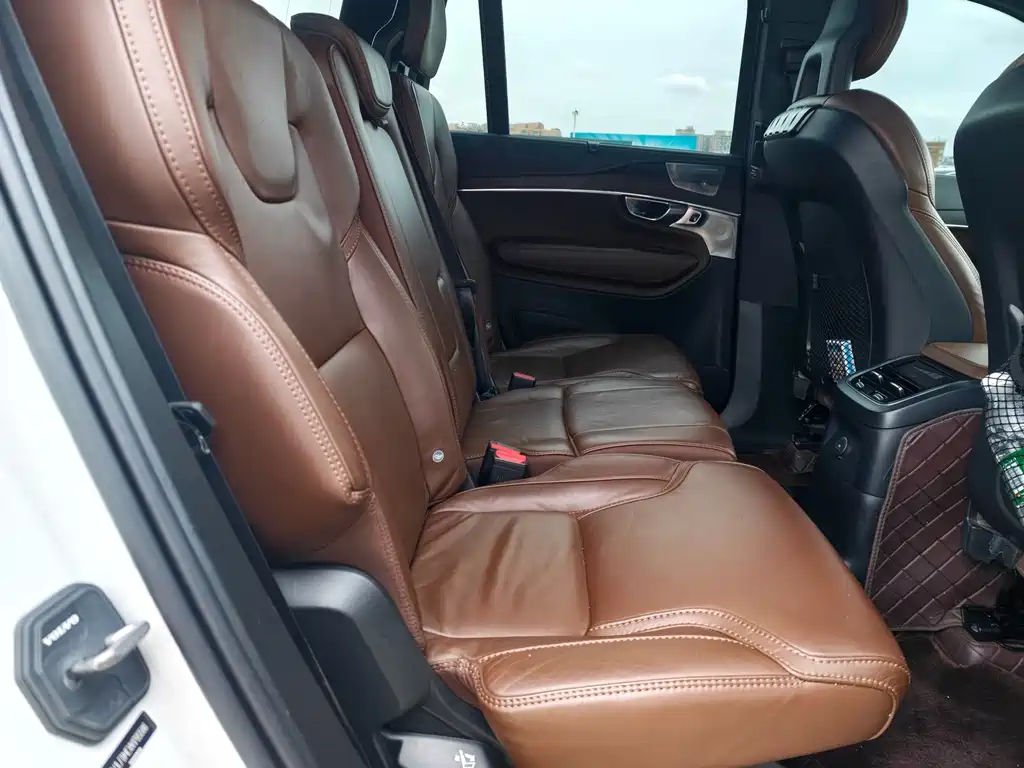 Volvo XC90 PHEV — миниатюра 7