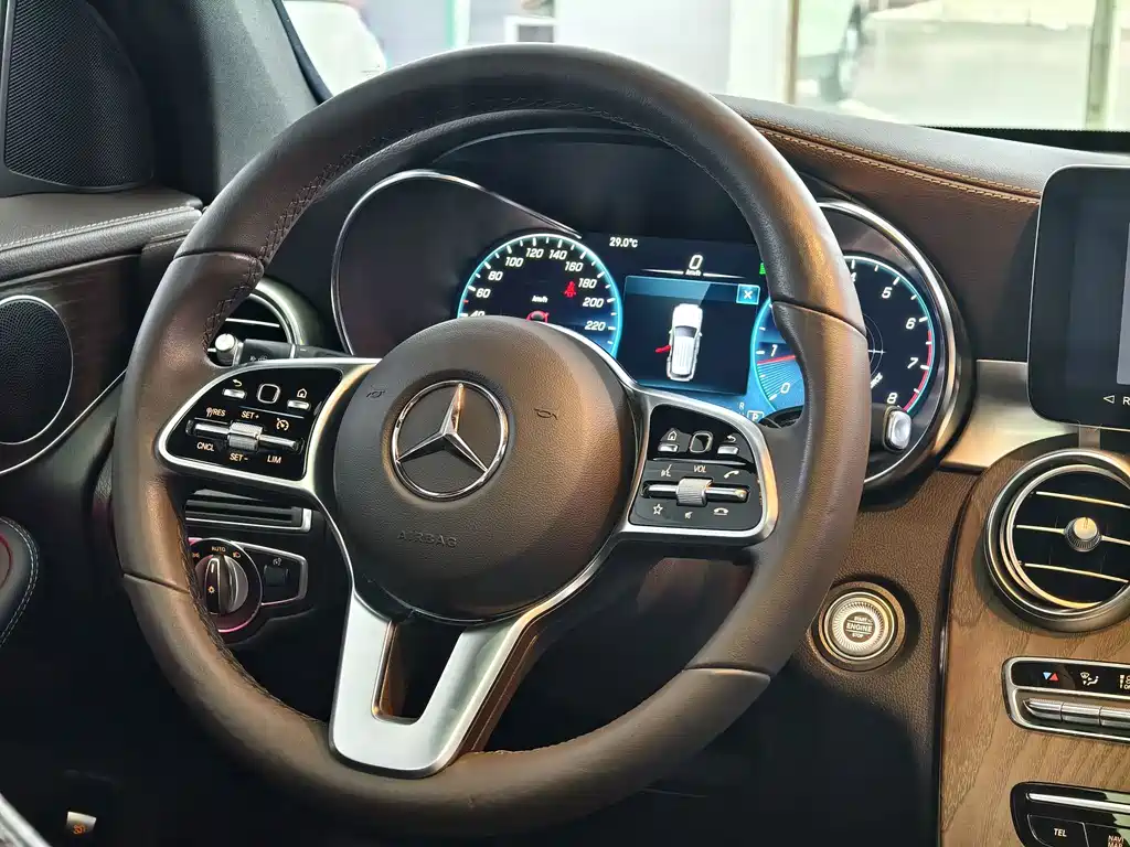 Mercedes-Benz GLC — миниатюра 5