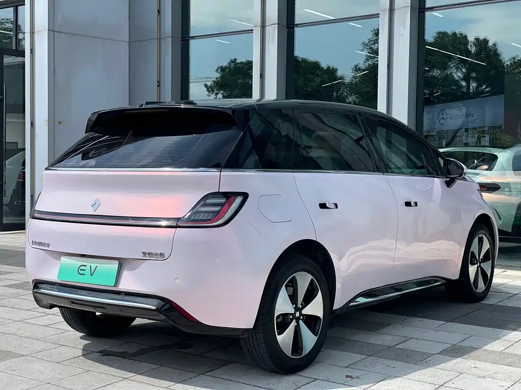 Baojun Yunduo — миниатюра 15