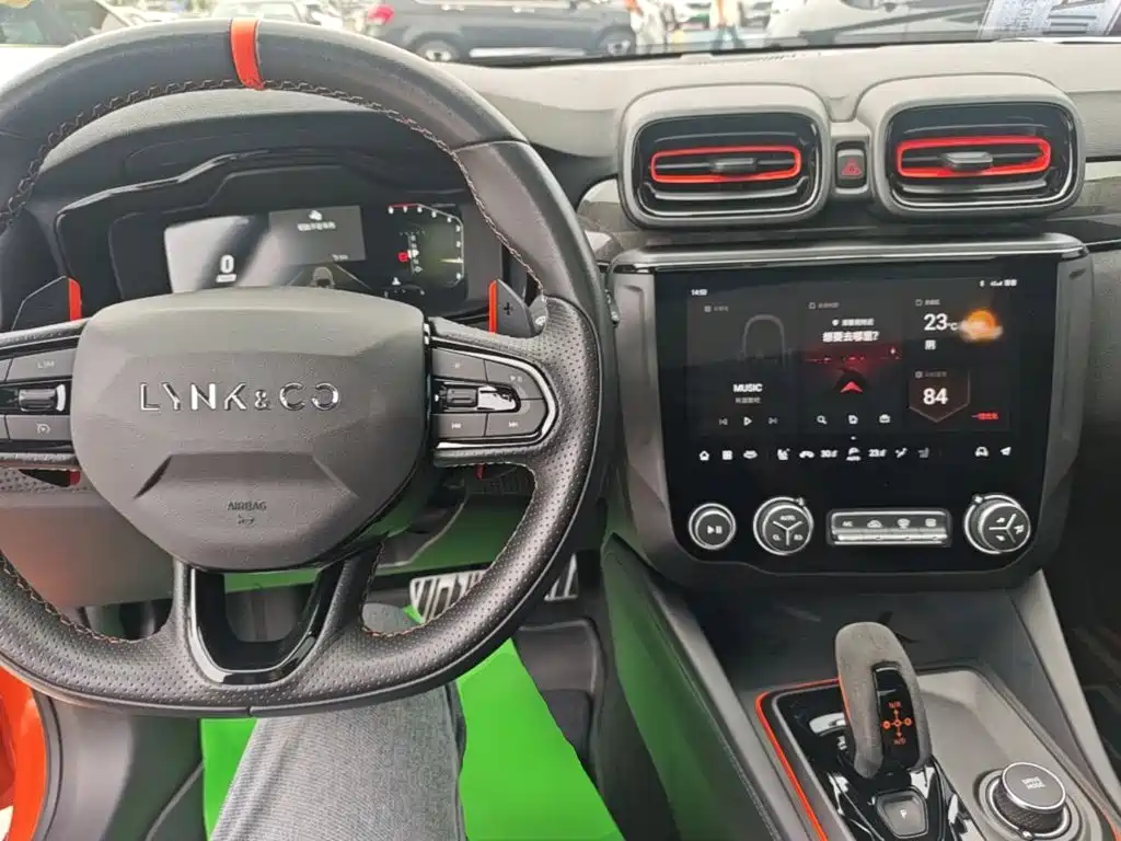Lynk & Co 02 Hatchback — миниатюра 10