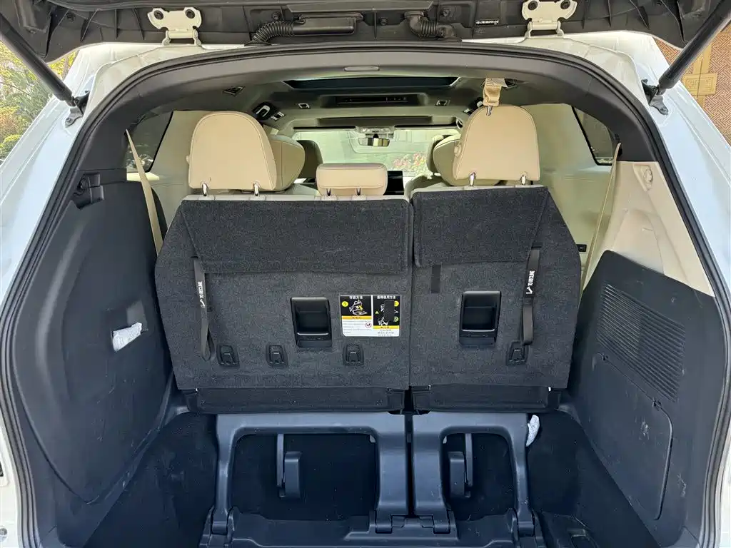 Toyota Granvia — миниатюра 29