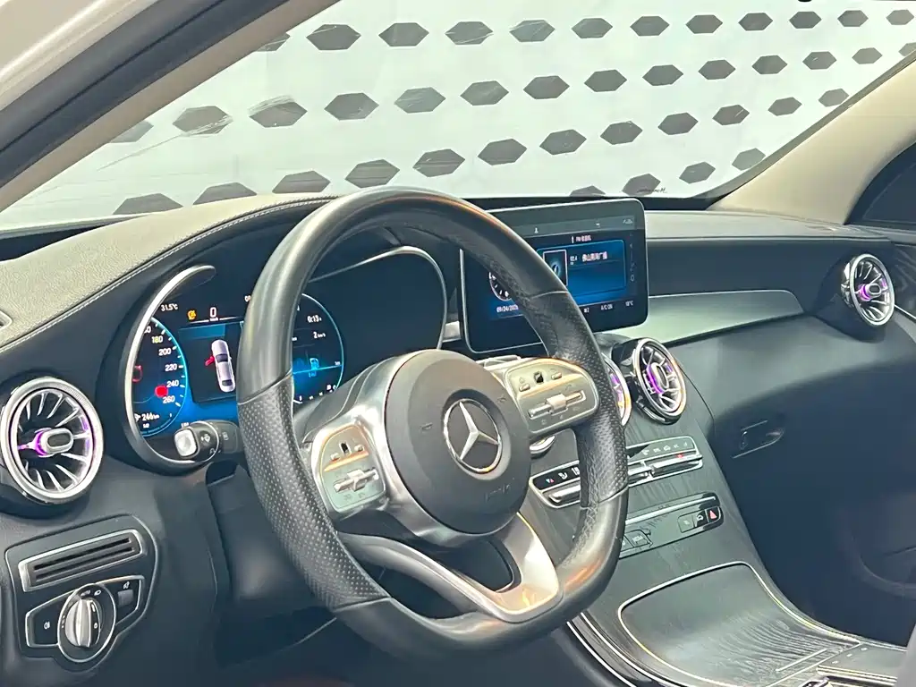 Mercedes-Benz C-Class — миниатюра 5