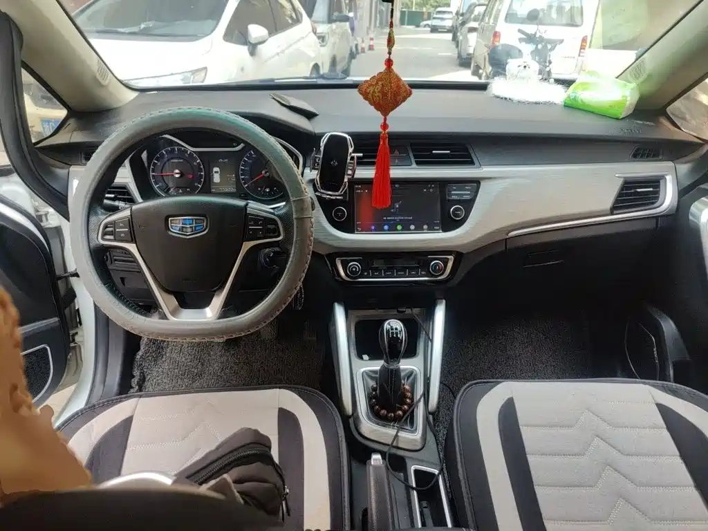 Geely Vision X3 — миниатюра 10